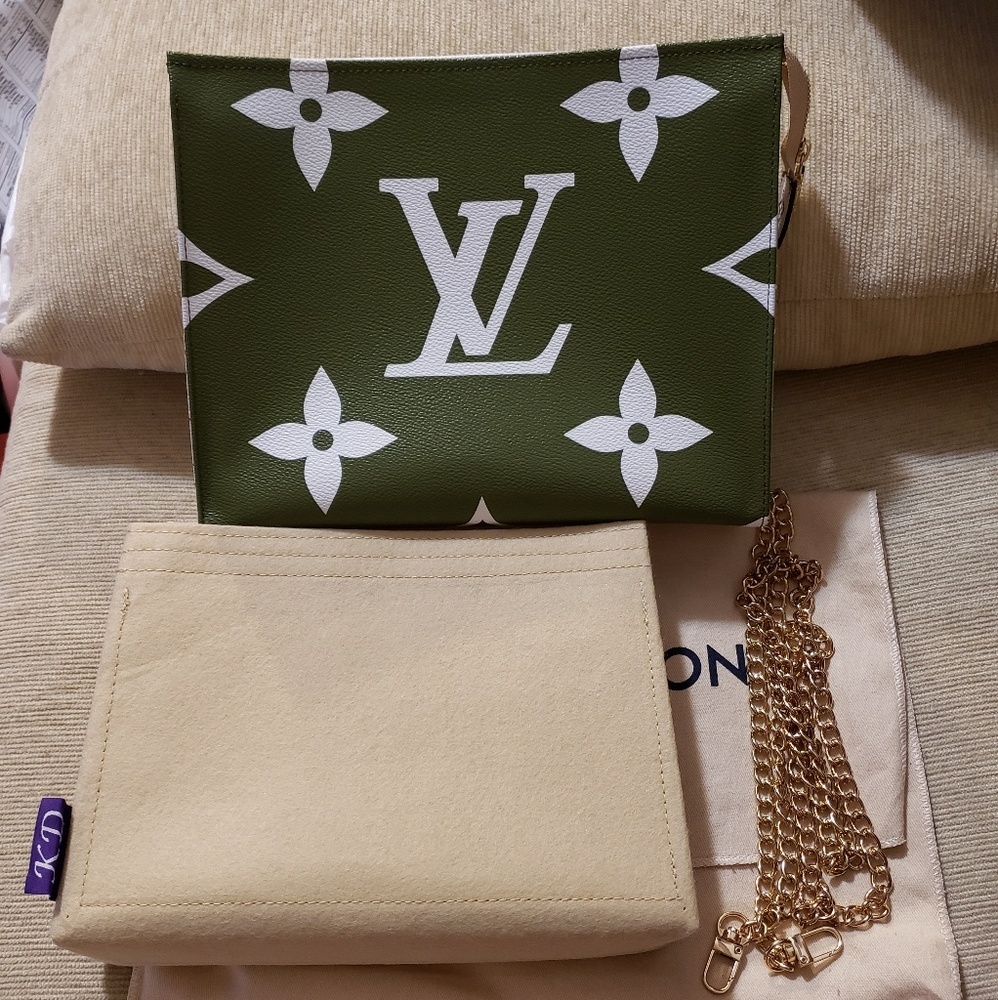 (SOLD) Authentic LV Giant Monogram Toiletry 26